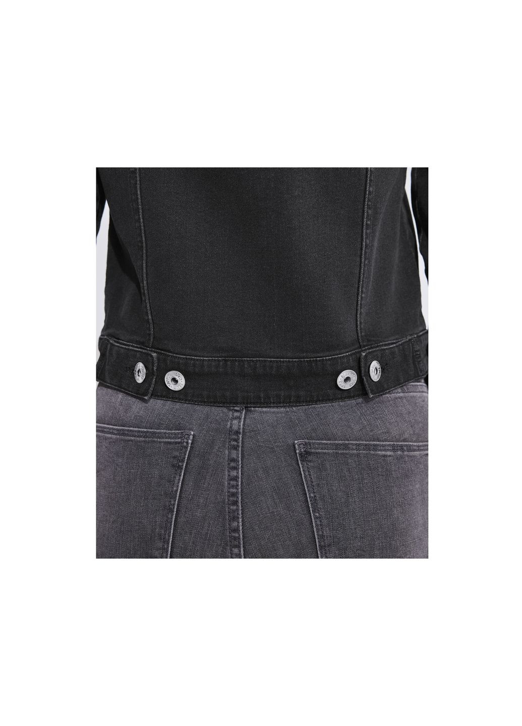 Чорна демісезонна джинсова куртка прямого крою для жінки lidl 416948 40(m) чорний Esmara