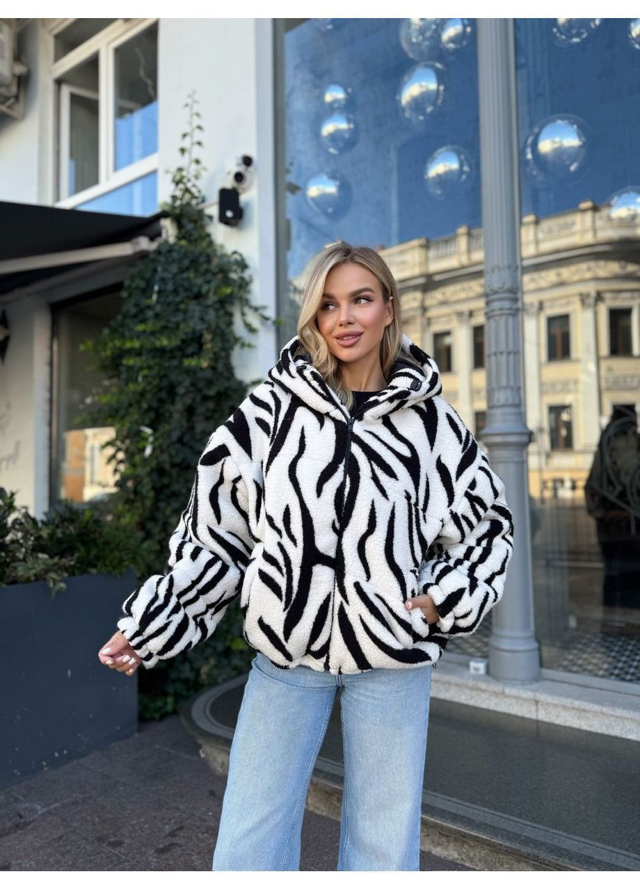 Черно-белая женская меховая куртка осень Osoblyva