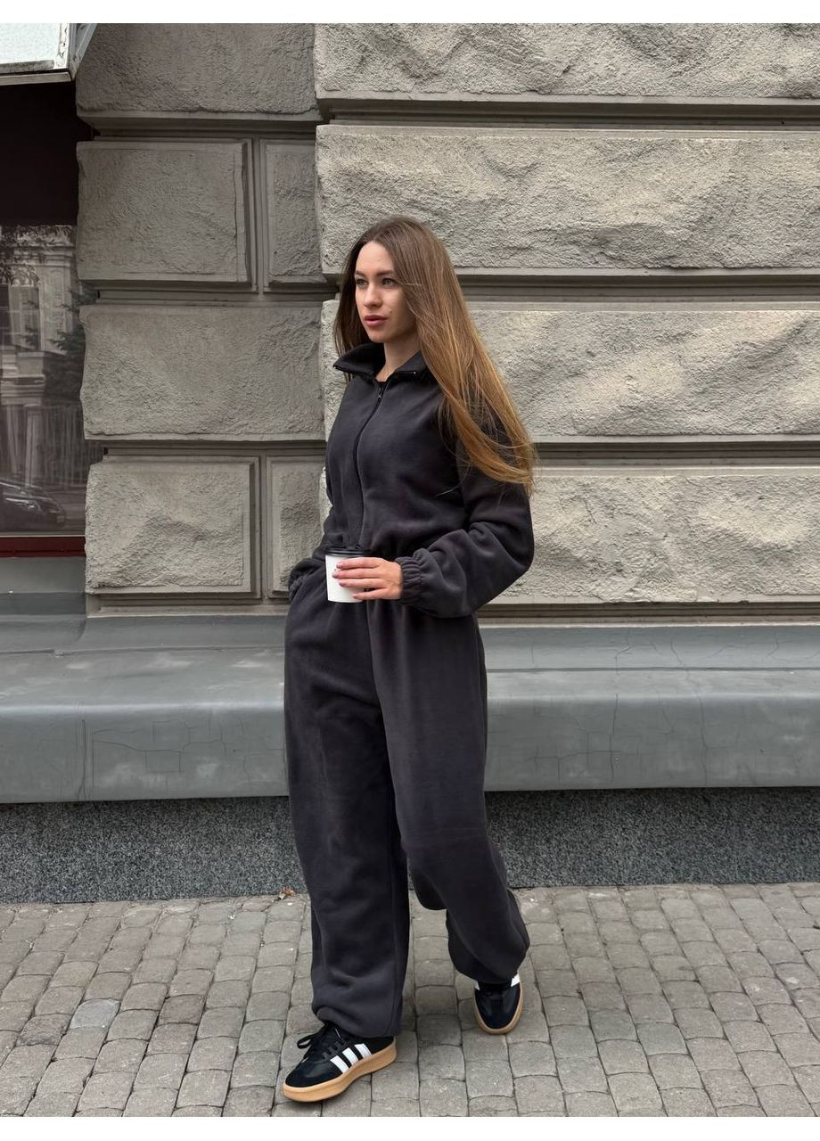 Женский флисовый комбинезон оверсайз с воротником-стойкой и молнией. MonCher комбинезон-брюки графитовый спортивный флис