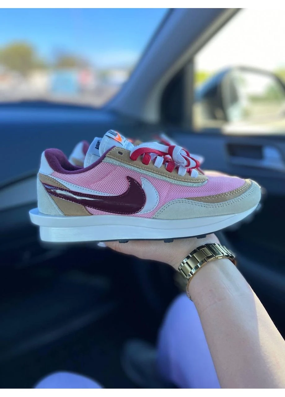 Розовые демисезонные кроссовки мужские nike vaporwaffle sport fuschia x sacai pink найк вапорвафл розовые No Brand