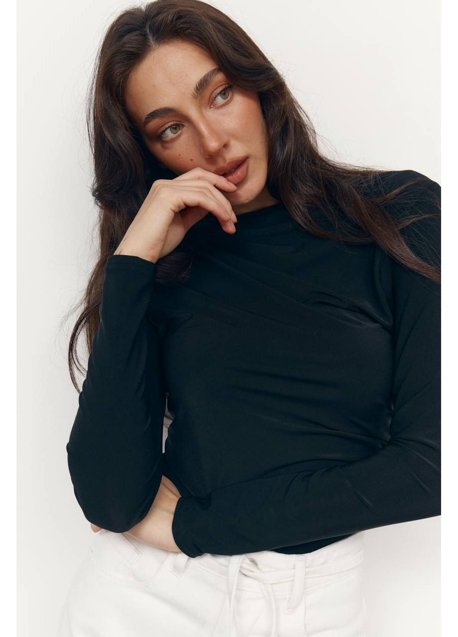 Женский приталенный лонгслив с драпировкой. MonCher (369556665)