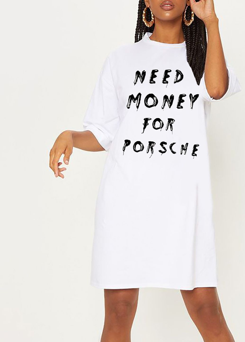 Белое платье-футболка белое с удлиненным рукавом need money for porsche Love&Live с надписью