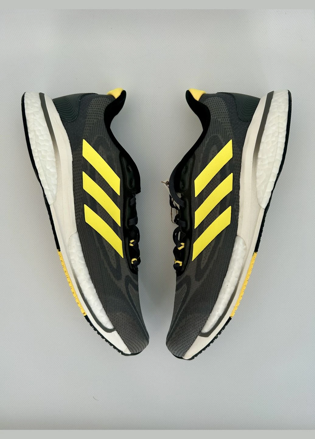 Сірі Літні кросівки adidas supernova+m