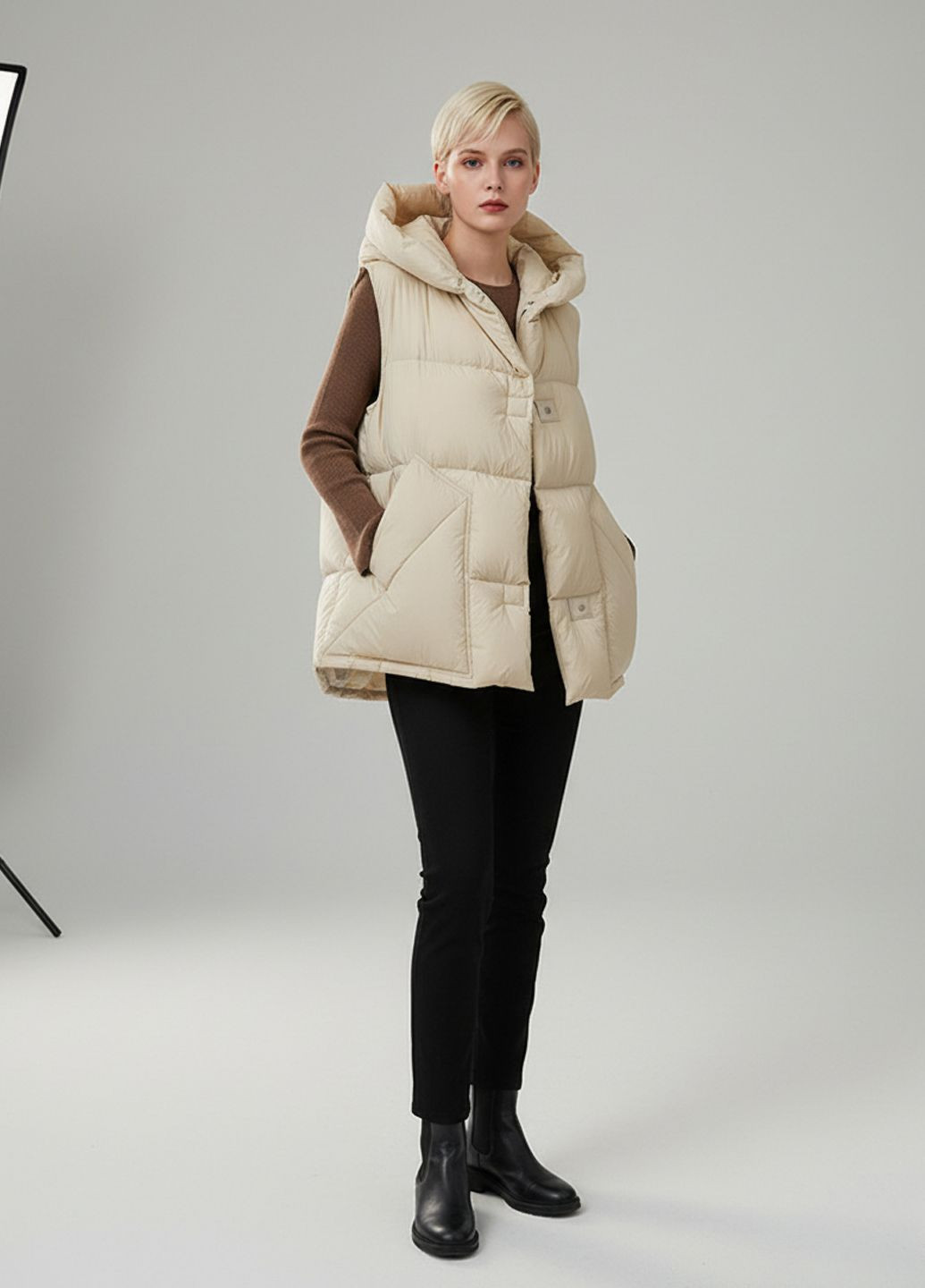 Женская пуховая жилетка с капюшоном NN-316 Белый Number Nine (363261665)