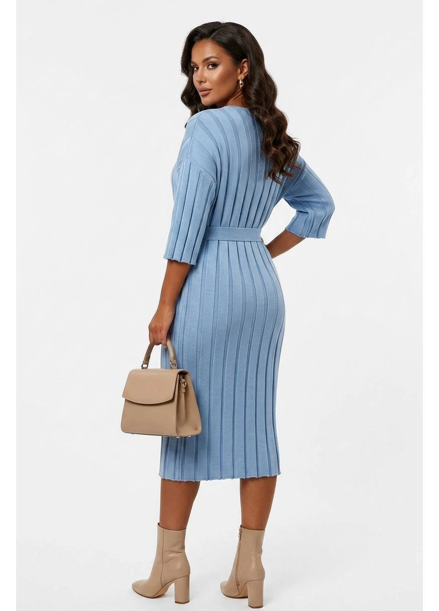Голубое джинсовое платье женское однотонное голубого цвета с баской Let's Shop однотонное