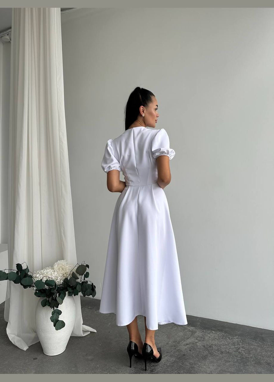 Белое кэжуал платье N.Family однотонное