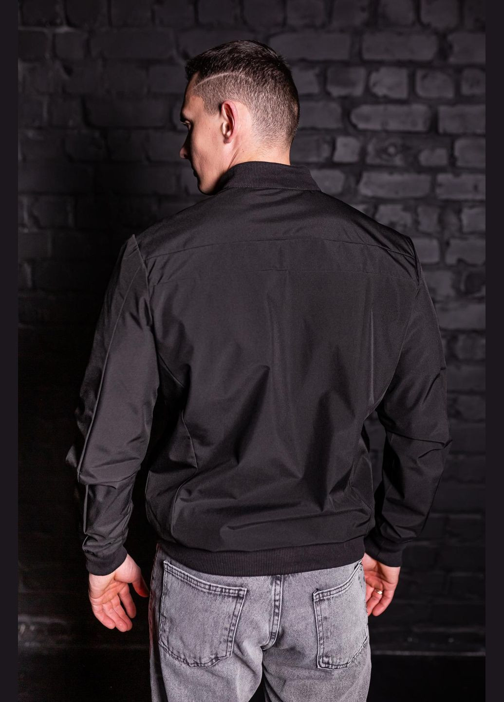 Черная демисезонная ветровка No Brand