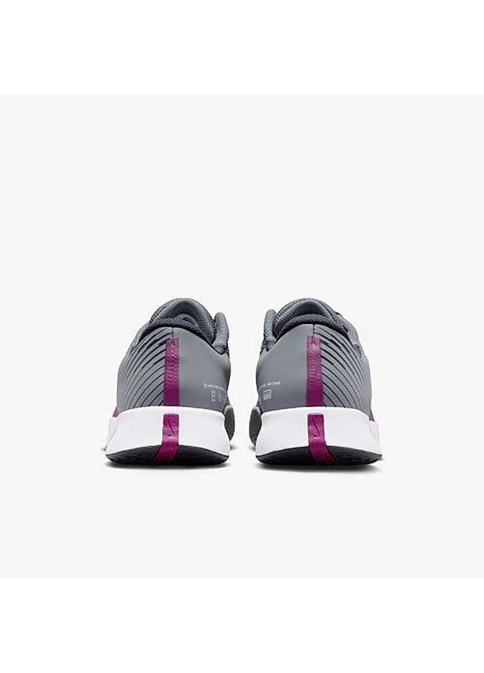 Серые демисезонные мужские кроссовки для тенниса zoom vapor pro 2 hc серый Nike