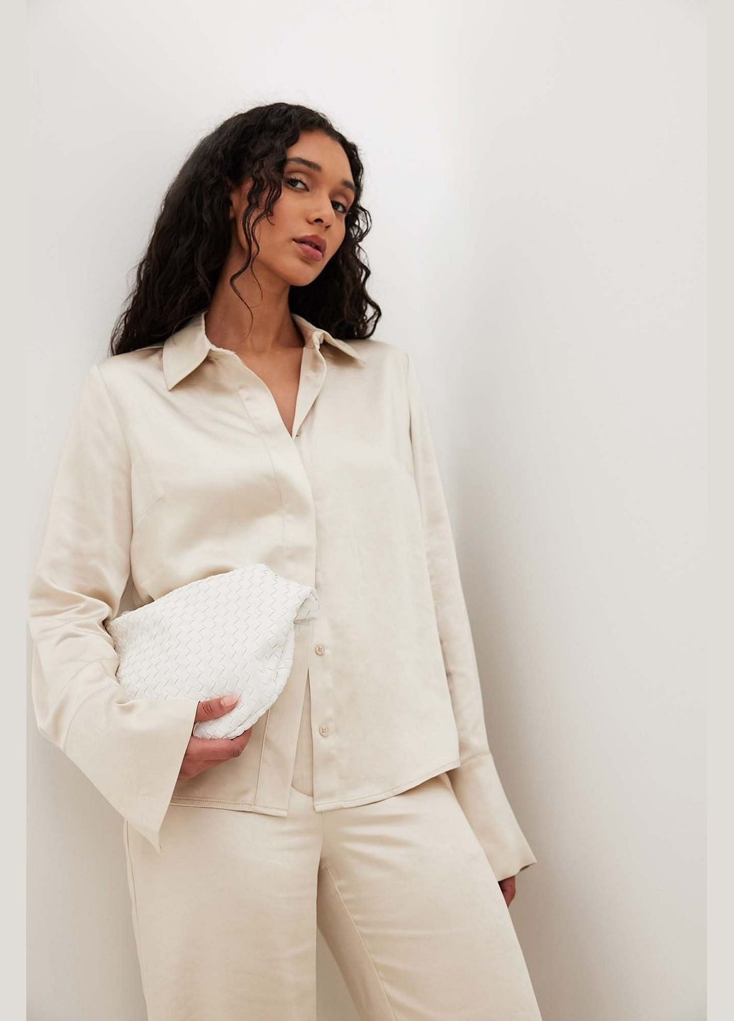 Атласна жіноча сорочка NA-KD (319774218)