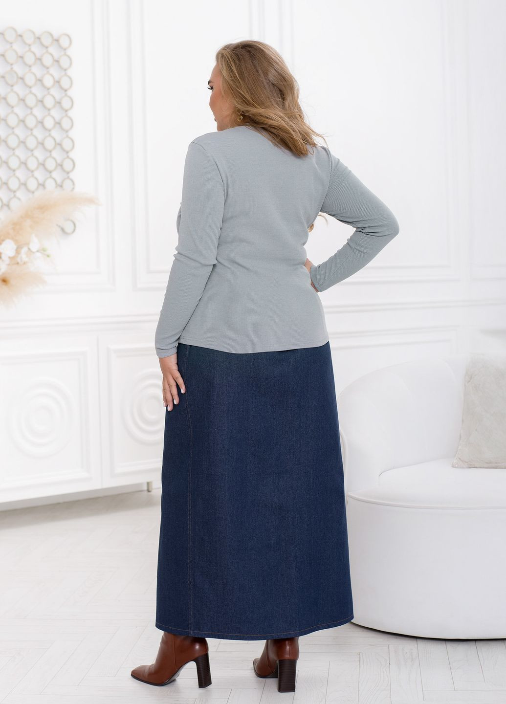 Лонгслів жіночий в рубчик приталеного крою No Brand (338433251)