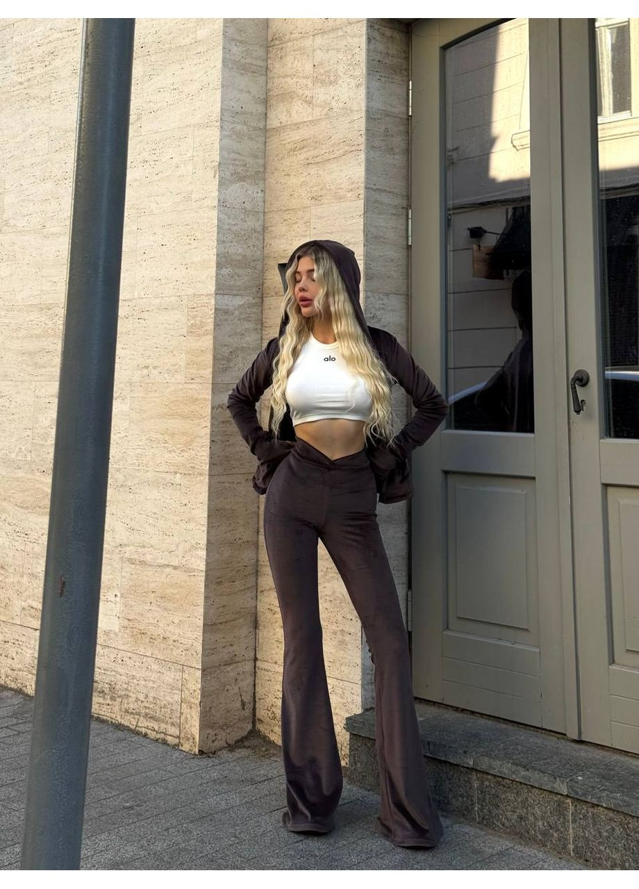 Жіночий велюровий костюм з кофтинкою на блискавці та штанами-кльош – Розмірна сітка в описі DK/DL Мода без кордонів (360750039)