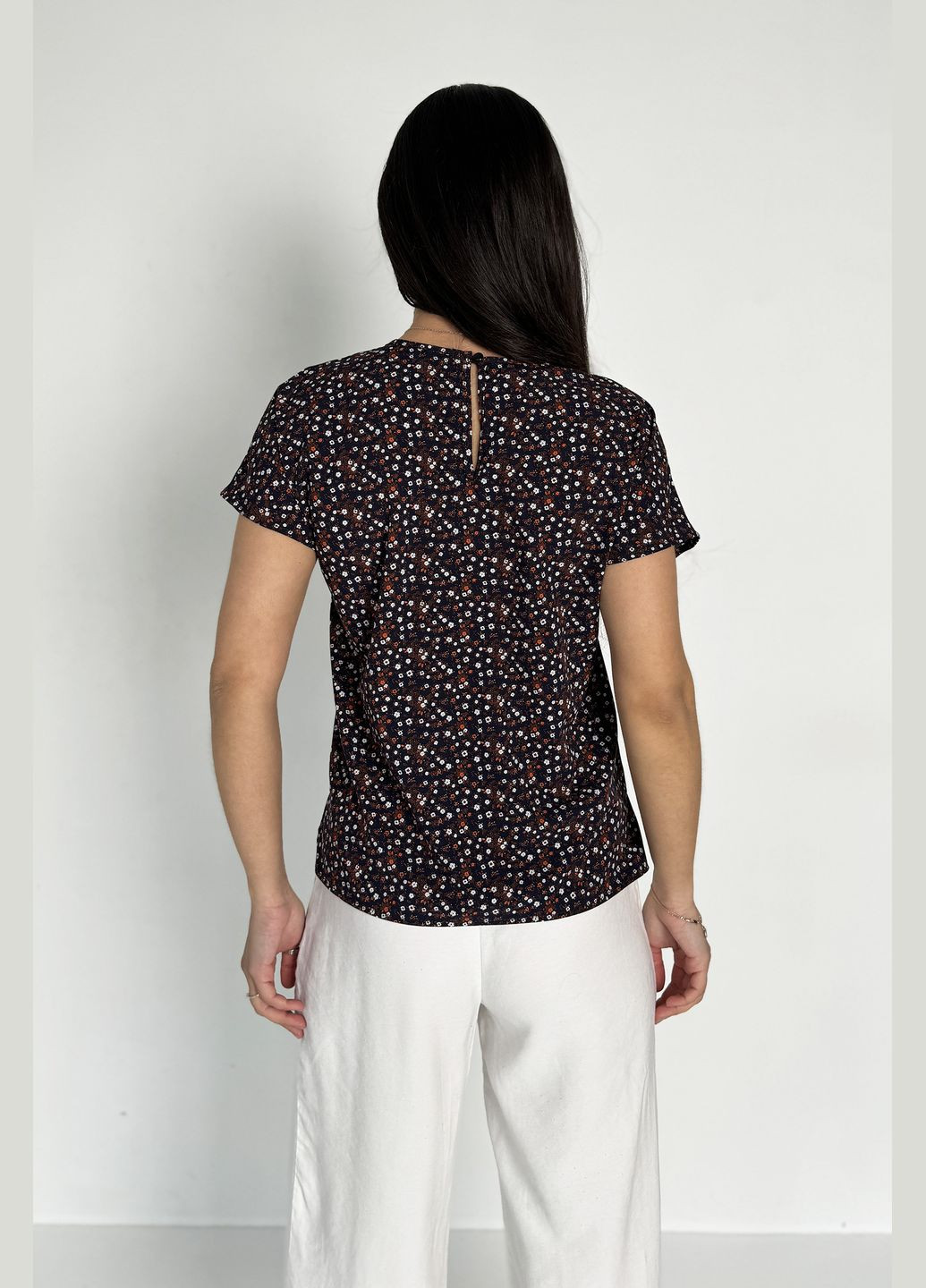Чёрная трендовая летняя блуза прямого кроя в принт INNOE Блуза