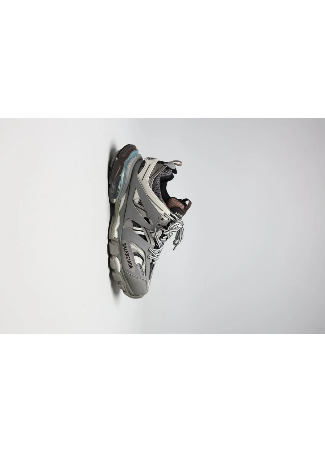 Серые демисезонные кроссовки мужские balenciaga track 3.0 triple grey баленсиага трек серые No Brand