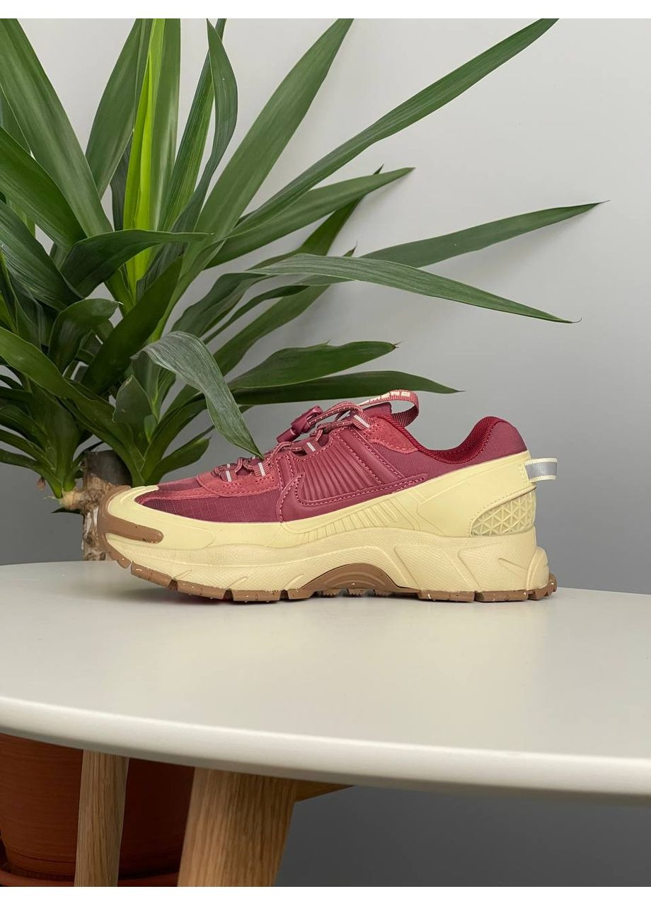 Кросівки жіночі Nike Zoom Vomero Roam Team Red | Найк Еір Зум Вомеро Роам червоні No Brand червоні демісезони (361081626)