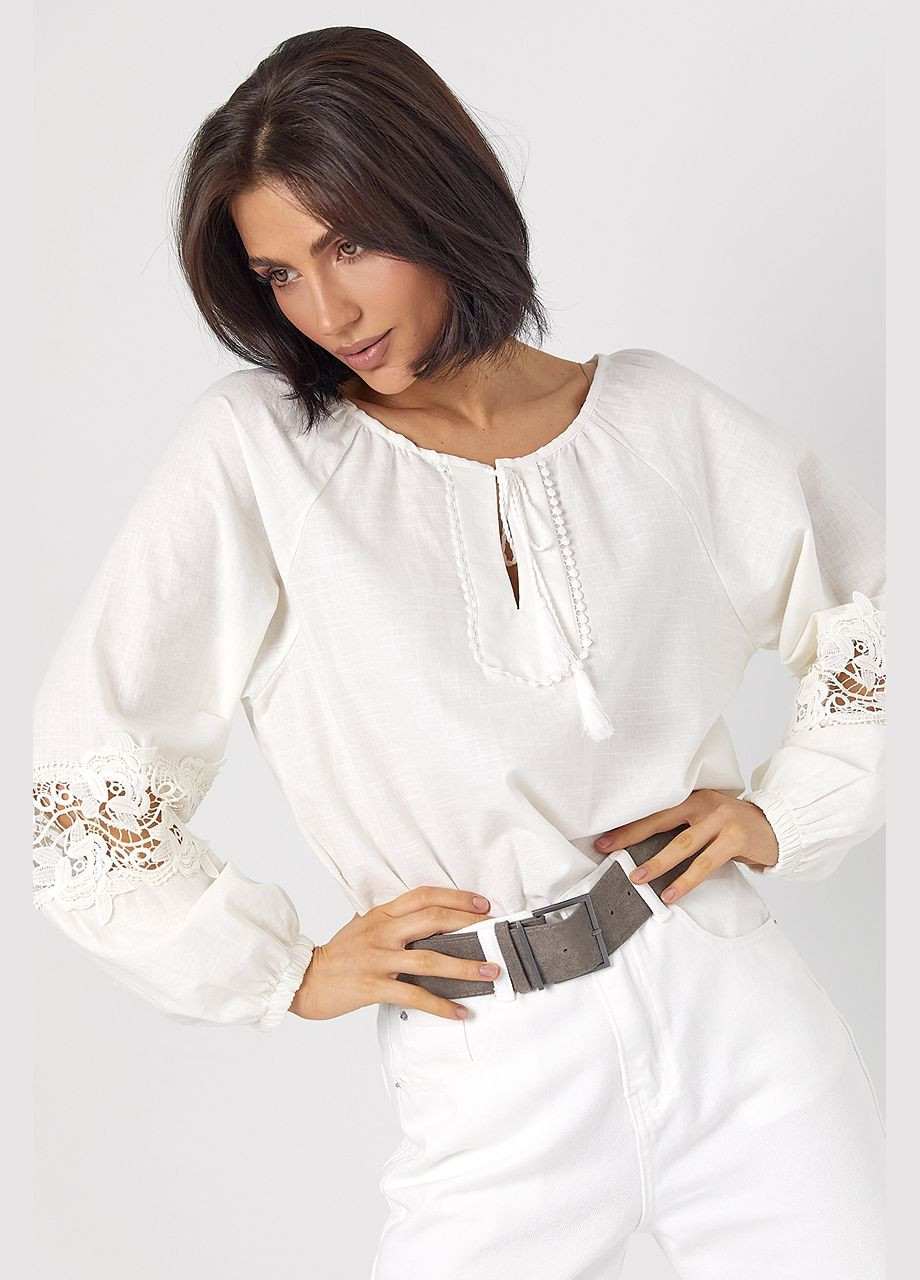 Біла жіноча блузка з мереживними вставками Delvinss