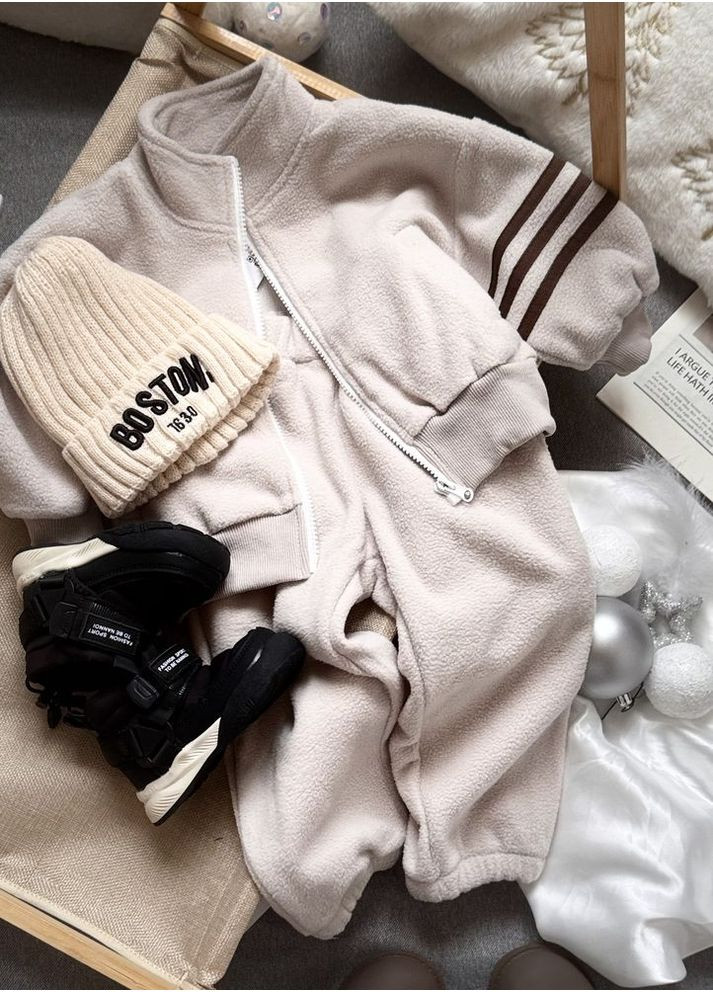 Комбинированный демисезонный костюм утепленный спортивный для мальчика цвет беж 10985 No Brand