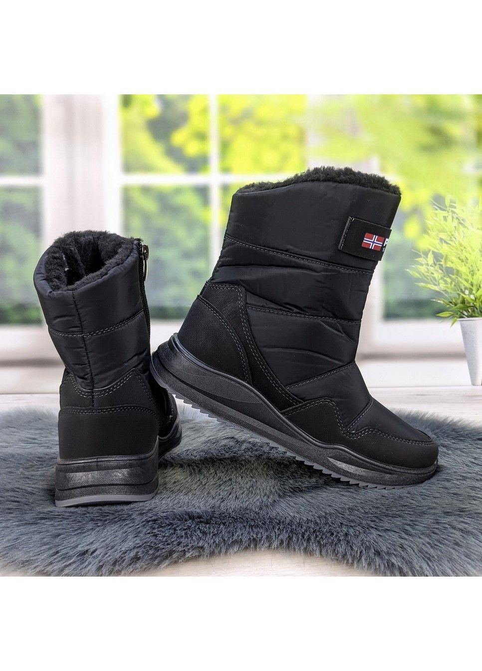 Черные сапоги дутики женские зимние Paolla на молнии