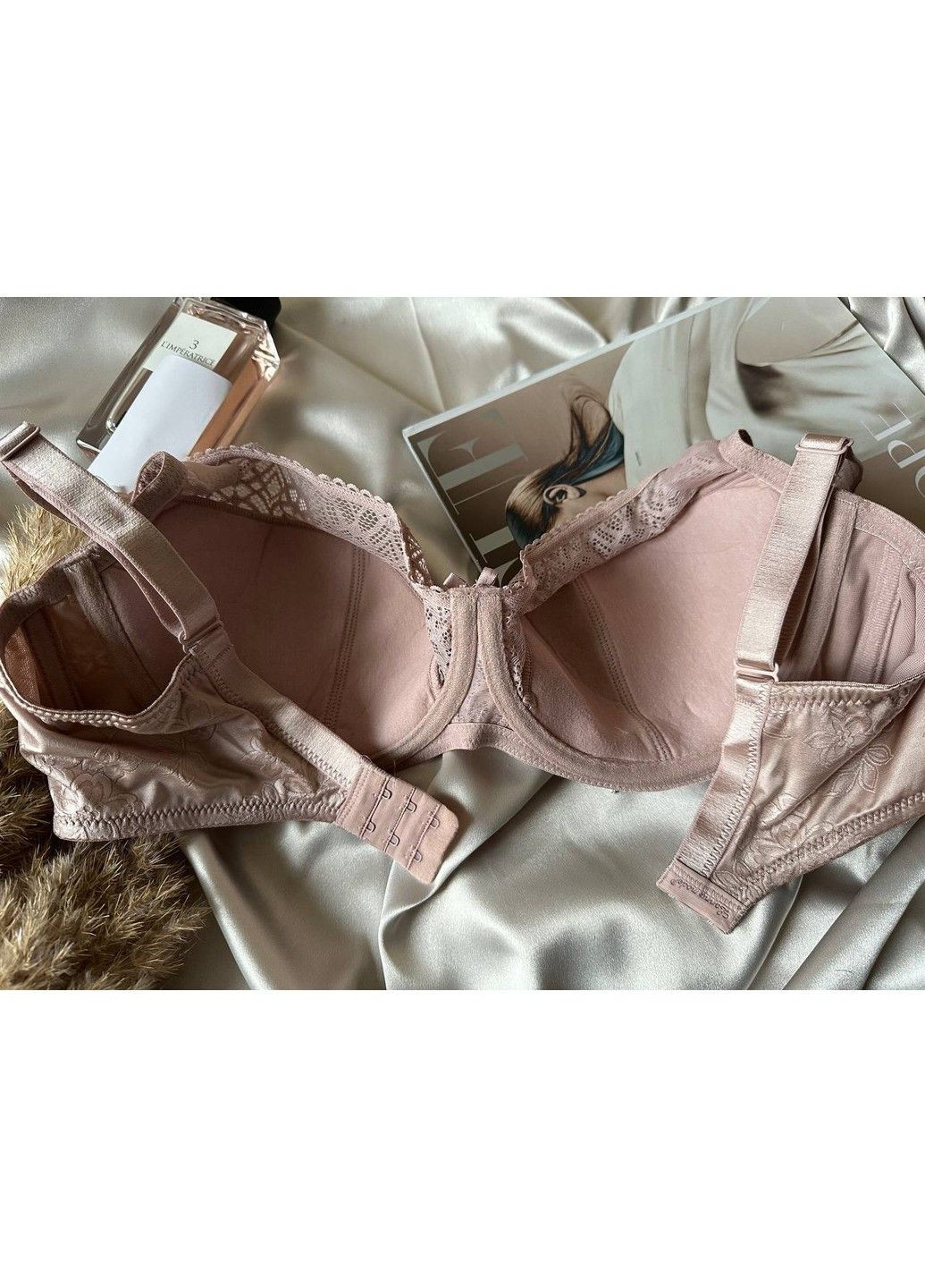 Пудровий м'який бюстгальтер з тонким поролоном пудра Lanny Mode