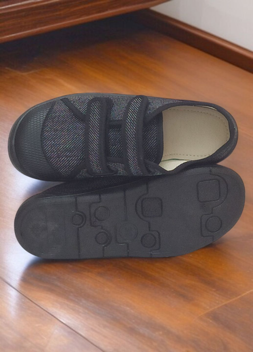 Чорні ттекстильні кеди на липучках для хлопчика валдіекс Waldi