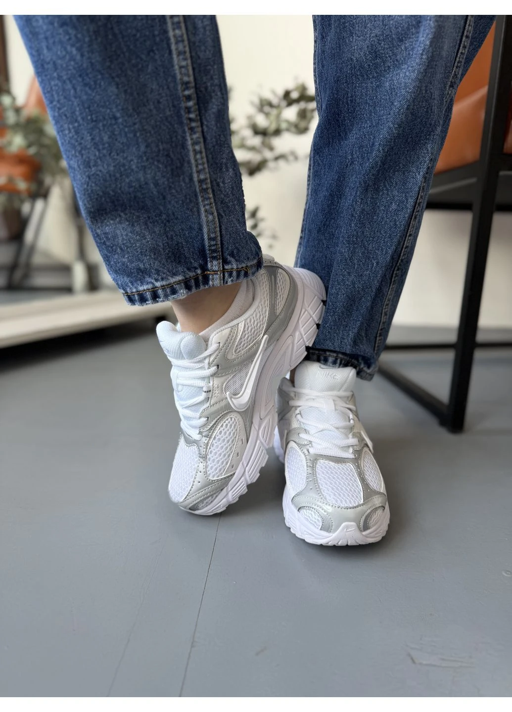 Белые демисезонные кроссовки мужские nike zoom vomero v5 rnr full white найк в5 белые No Brand