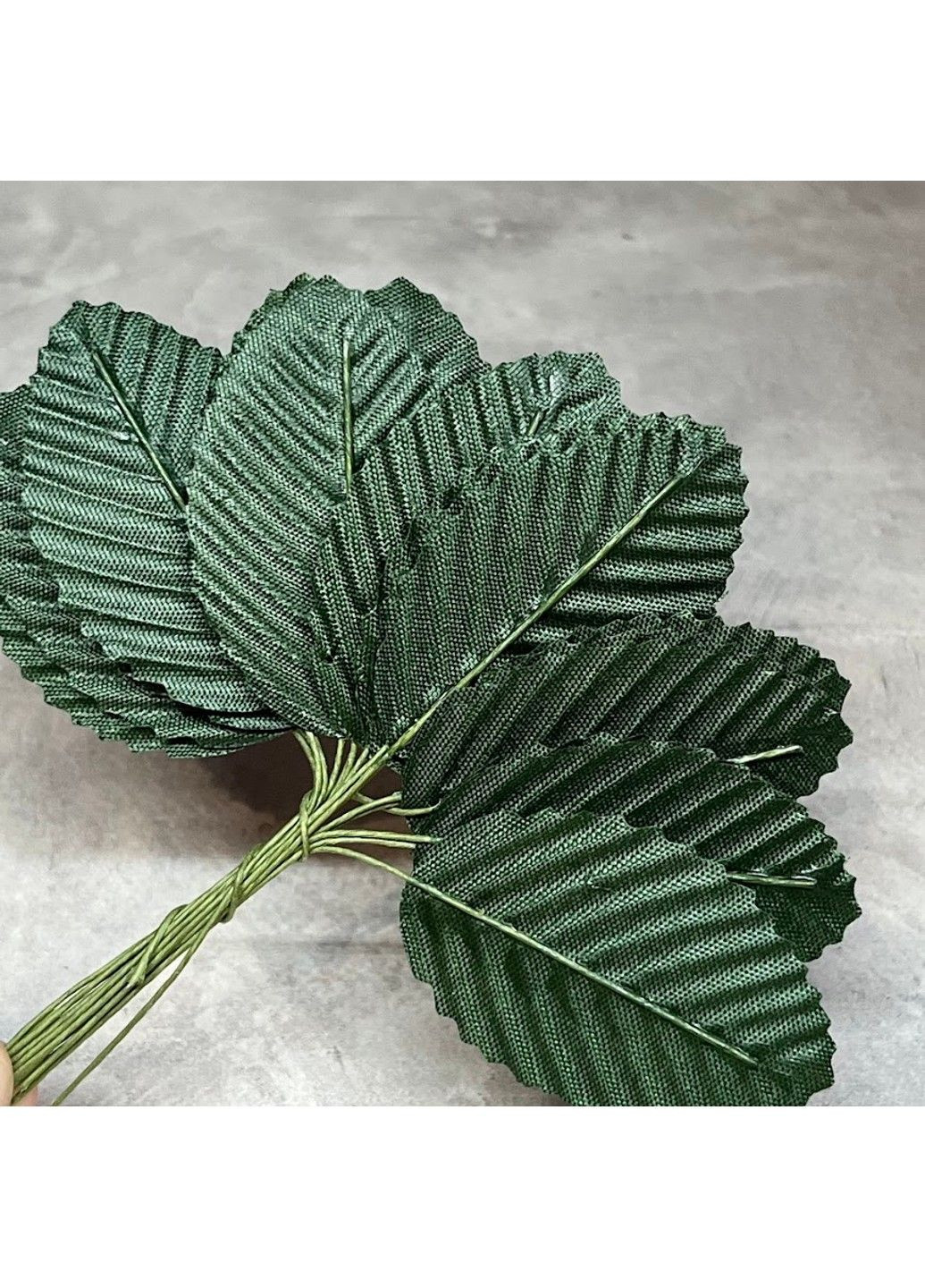 Декоративные Листочки на проволоке, размер 5*3,7 см, длина с основанием 11,5 см, цвет-темно-зеленый, арт 018190, уп 20 шт. No Brand (331345358)