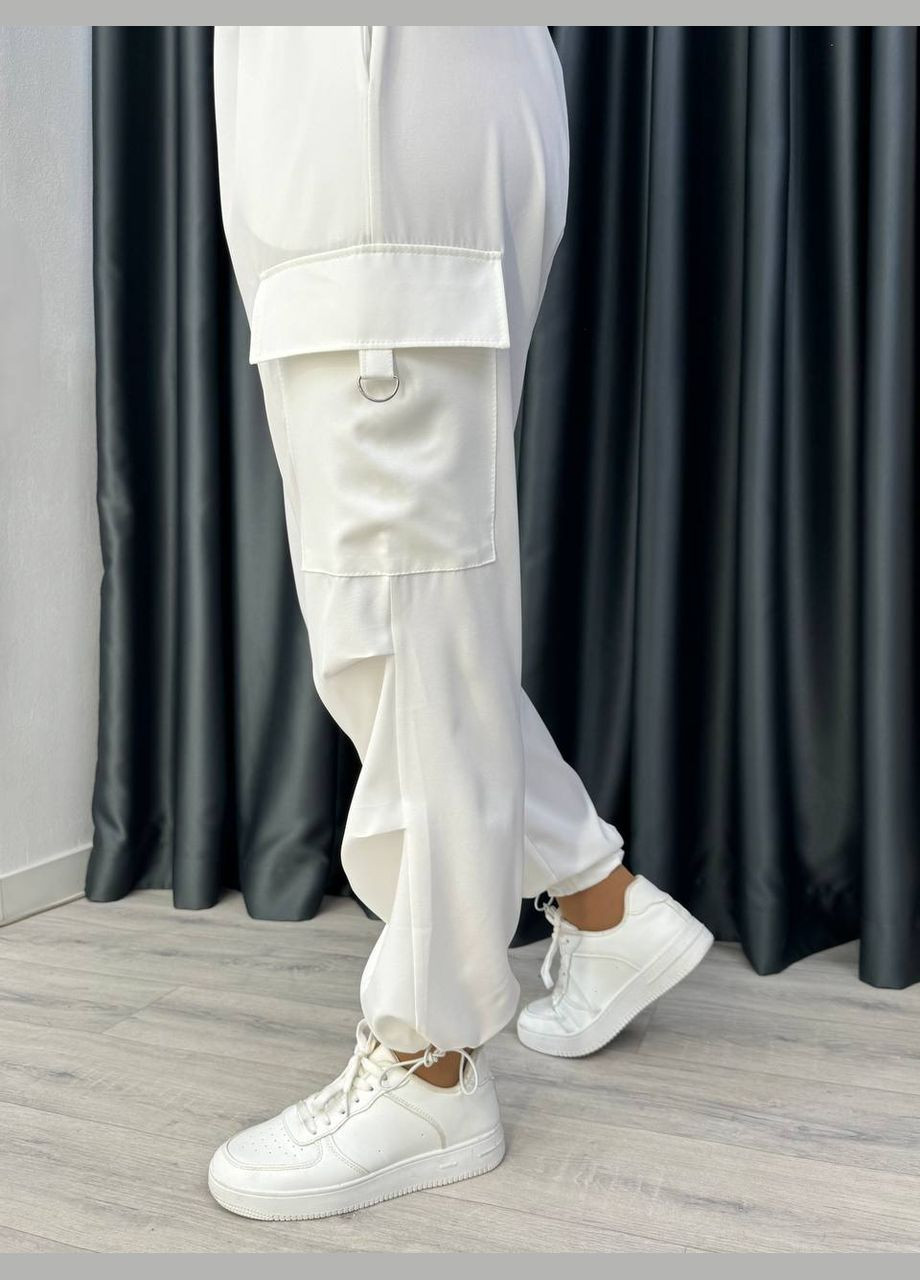Жіночі штани карго колір білий р.48/50 449624 New Trend (282926356)