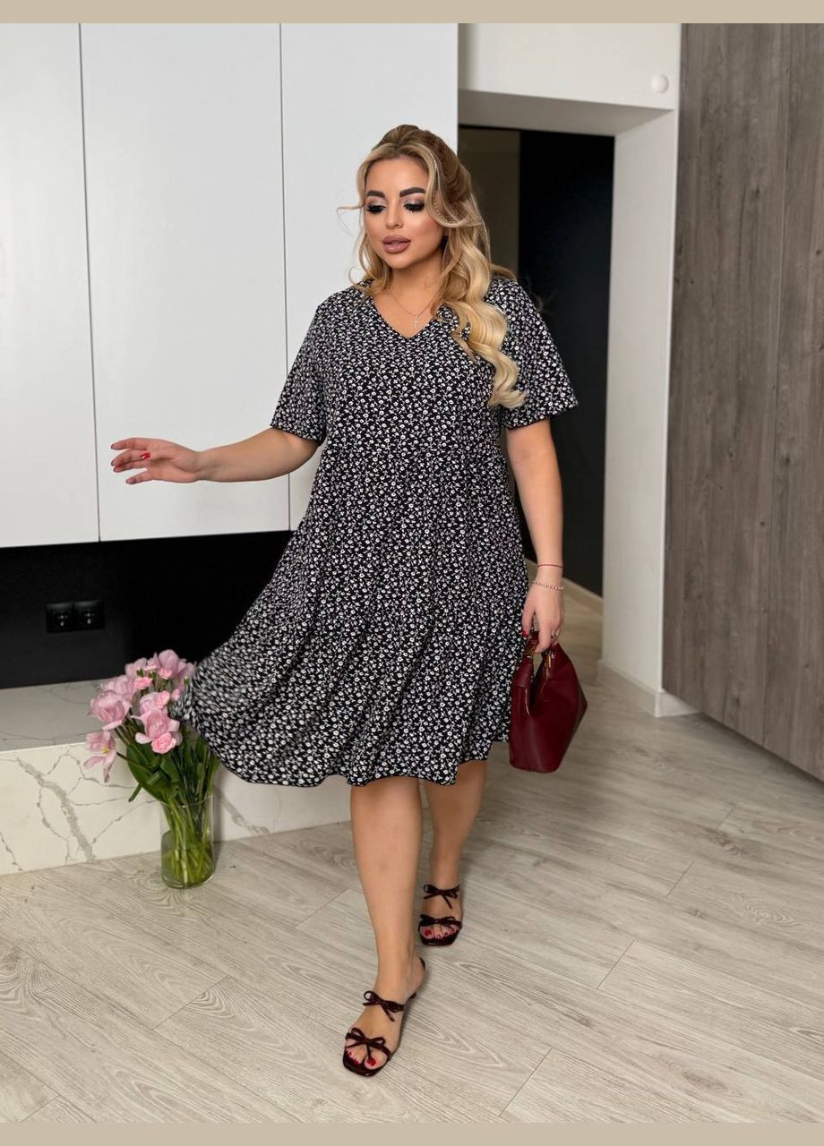 Черное платье в цветах Fashion