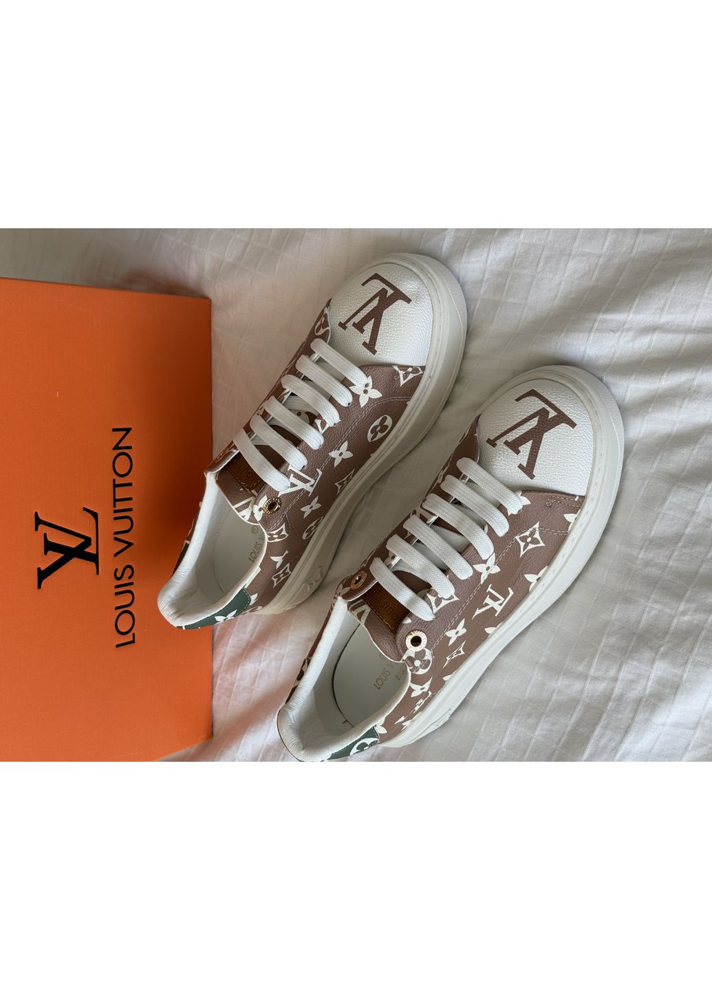 Кросівки жіночі Louis Vuitton Trainer Time Out Monogram Blanc beige | Луї Віттон бежеві No Brand коричневі демісезони (366576524)