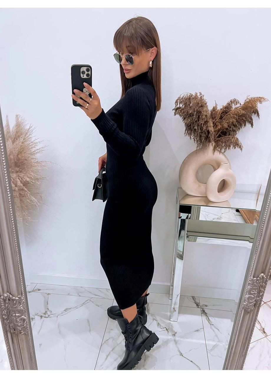 Чорна сукня в рубчик Fashion