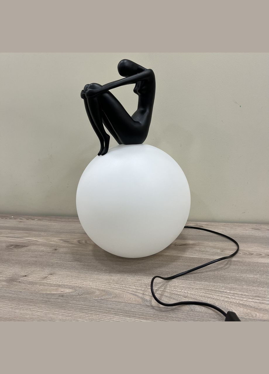 Настільна лампа/нічник з дівчиною на 30см кулі "Lady" (999-002 BK) No Brand (370070450)