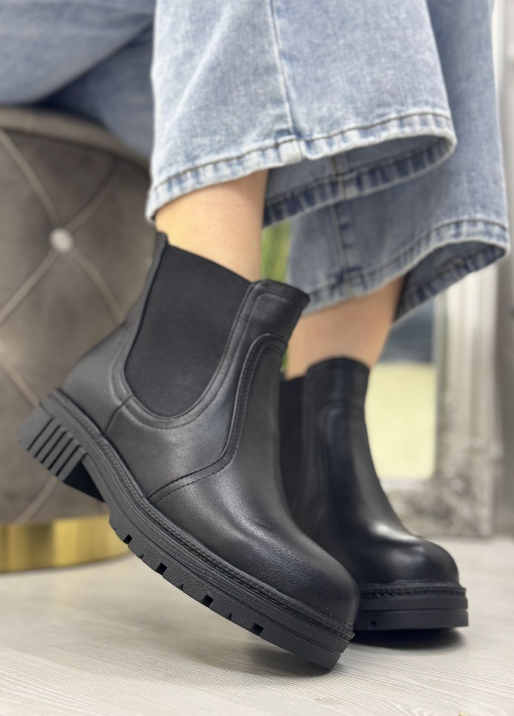 Осенние челси черные кожаные женские. демисезонные челси Vasha para без декора