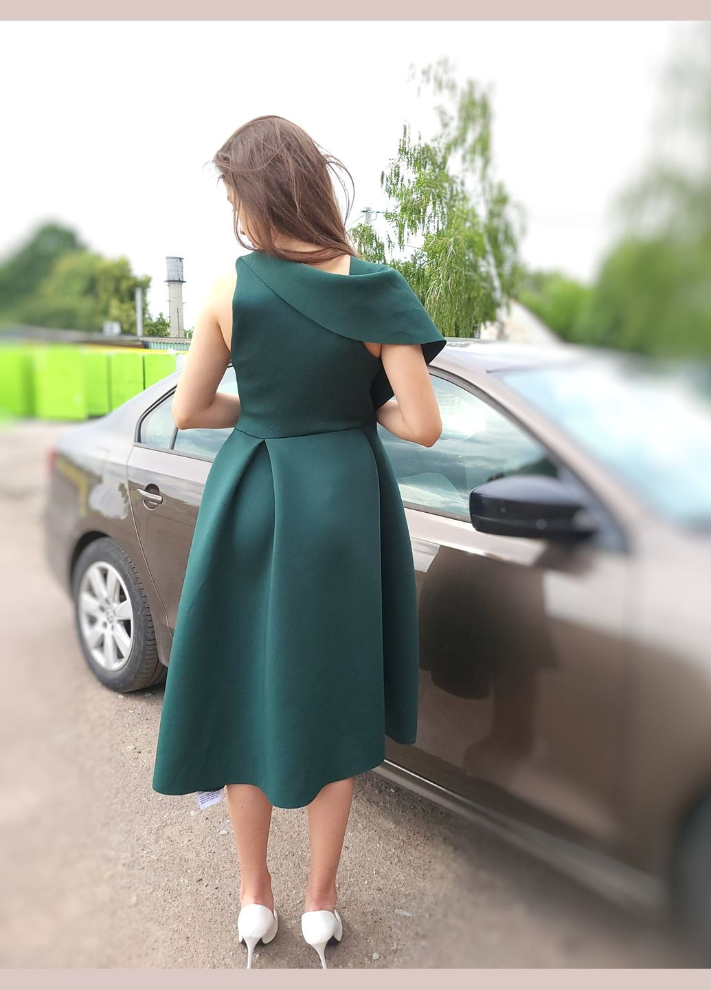 Зеленое вечернее платье женское на одно плече однотонное а-силуэт Asos однотонное