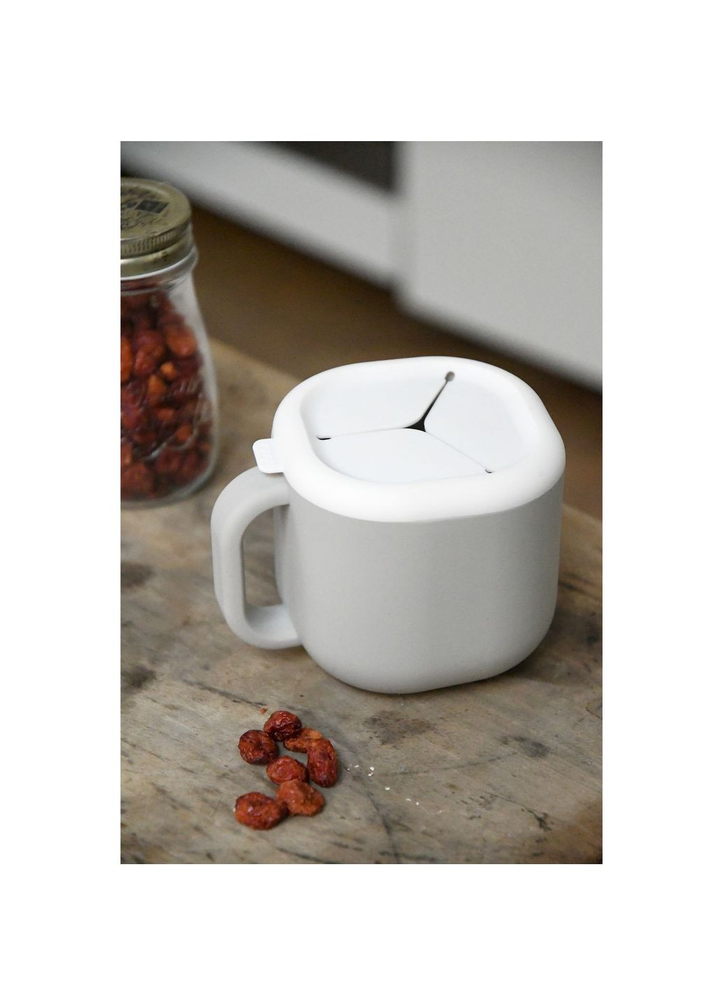 Чашка силиконовая для снеков и напитков Pick'n'Snack, серая, 460 мл () Beaba 913565 (328395588)