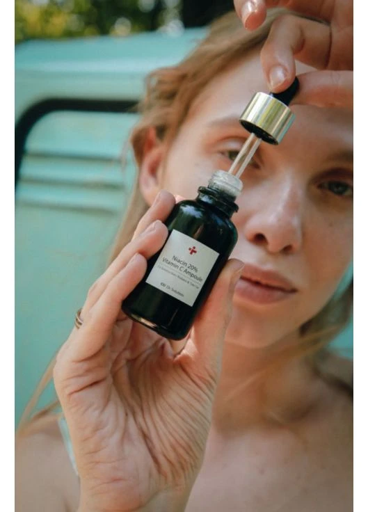 Ампула с ниацинамидом 10% и витамином С Dr.Solution Niacin 10% Vitamin C Ampoule 30 мл CUSKIN (397009464)
