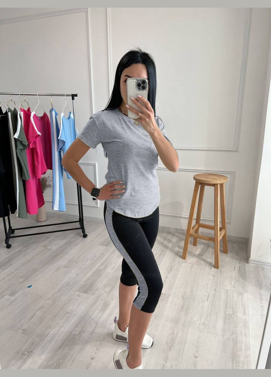 Женский спортивный костюм - капри и футболка Україна (331022693)