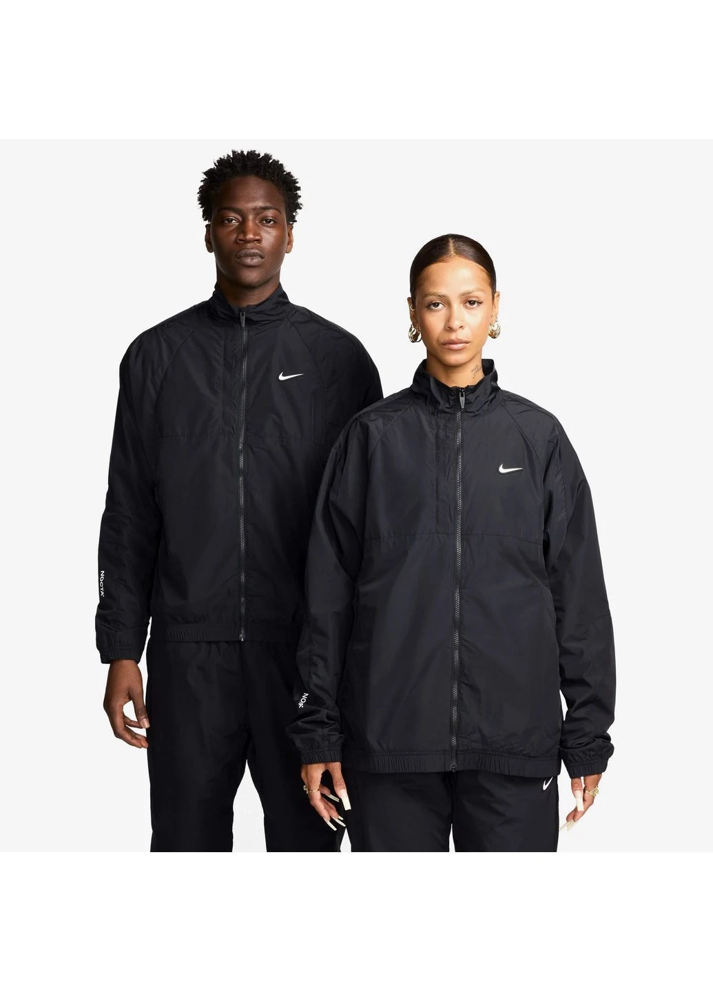 Бежева вітровка Nike