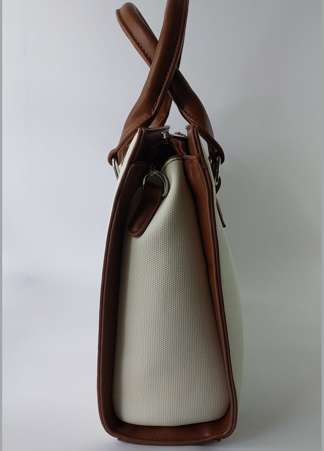 Сумка женская тоут на два отделения с двумя короткими ручками и белым ремешком Karlos Marconi (347640652)