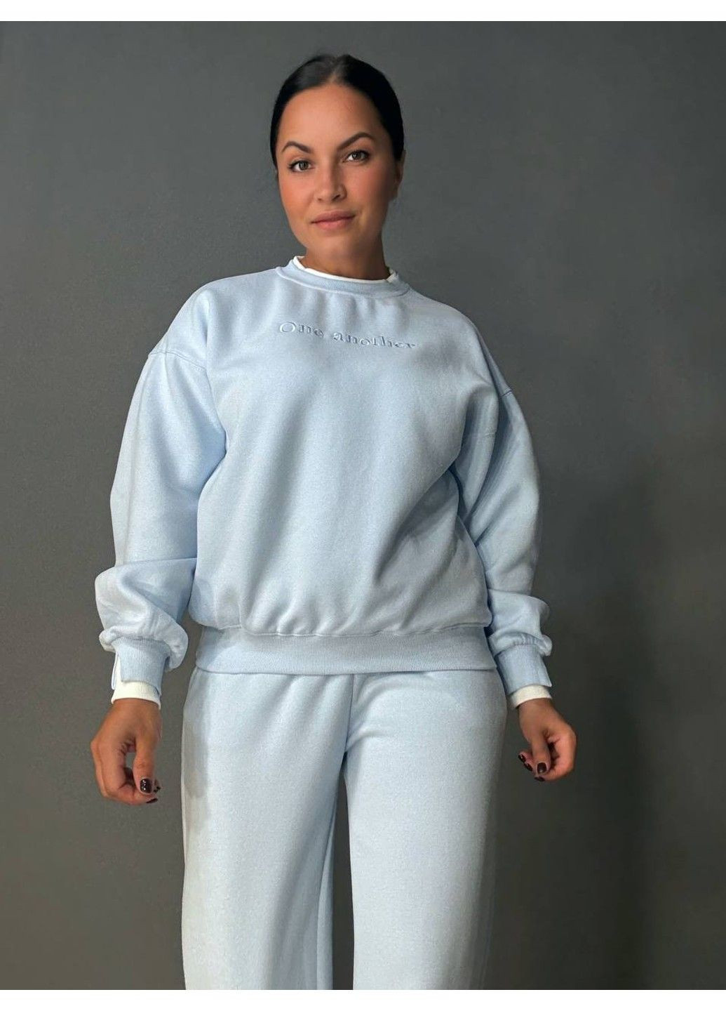 Костюм женский A-N 27063 свитшот и джогеры оверсайз с вышивкой голубой No Brand (350197710)