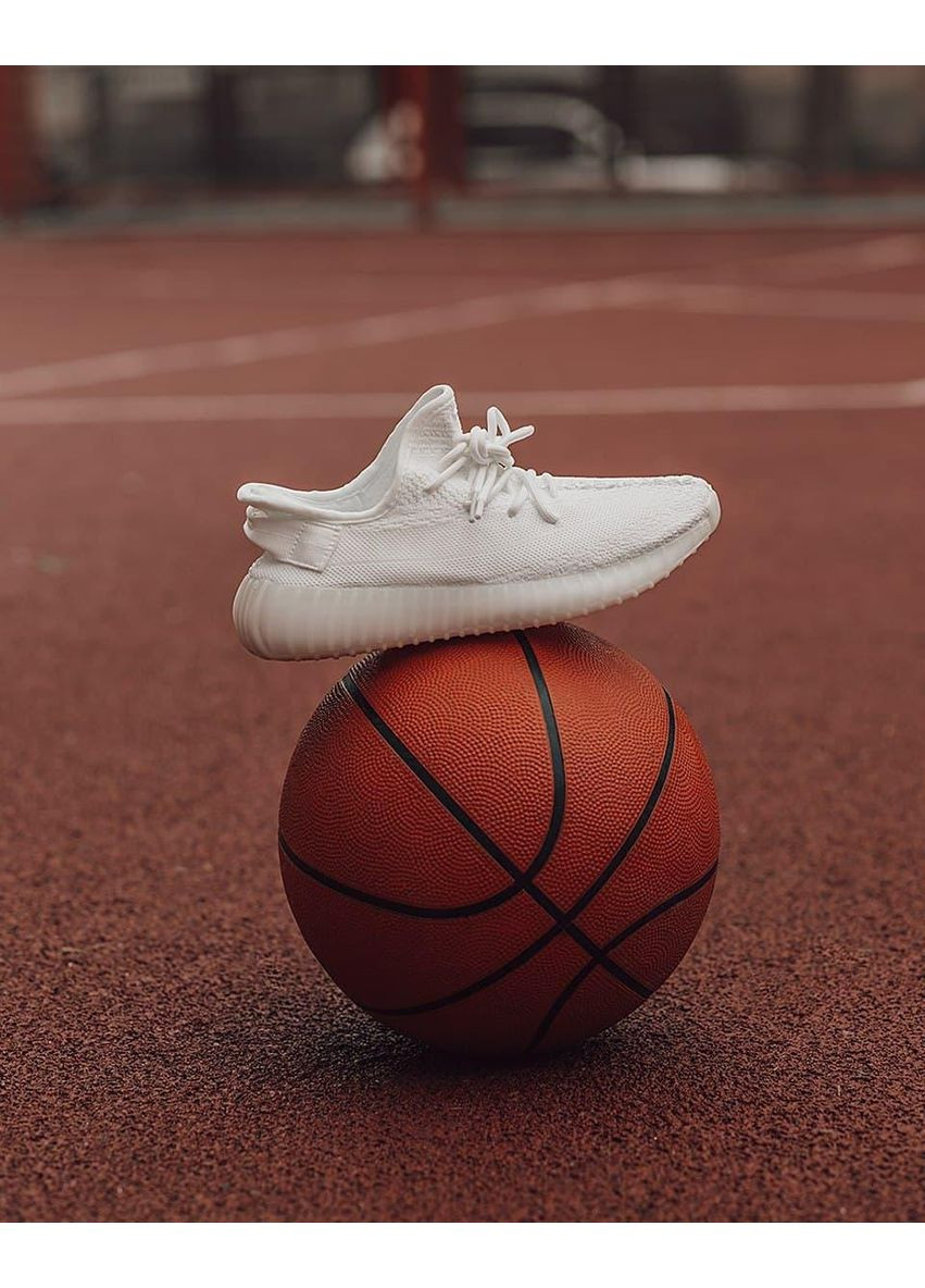 Білі Осінні кросівки чоловічі adidas yeezy boost 350 v2 triple white crem sole адідас ізі буст No Brand