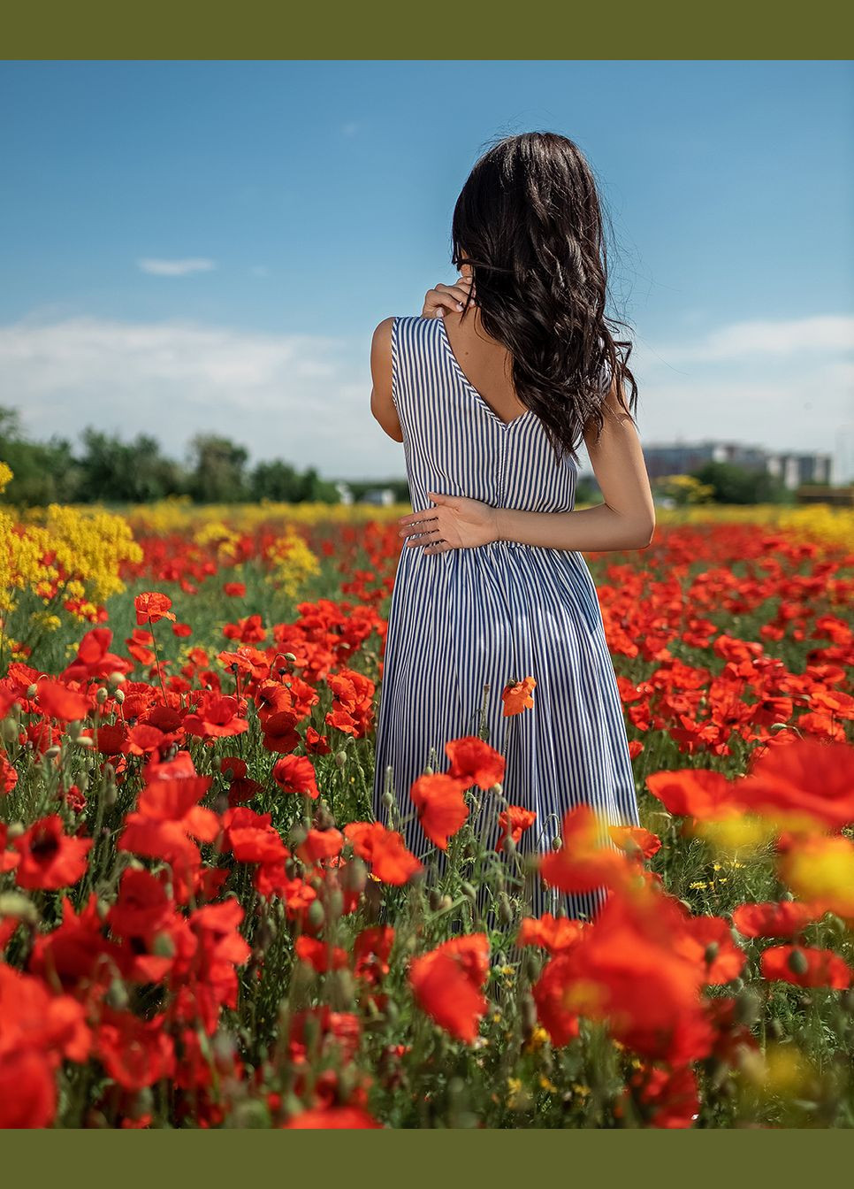 Блакитна повсякденний штапельна сукня максі дзвін No Brand в смужку