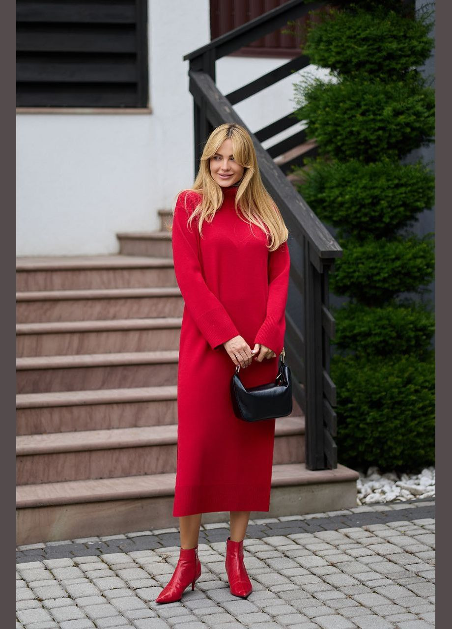 Красное платье меди из полушерстяной пряжи Triko Bakh однотонное