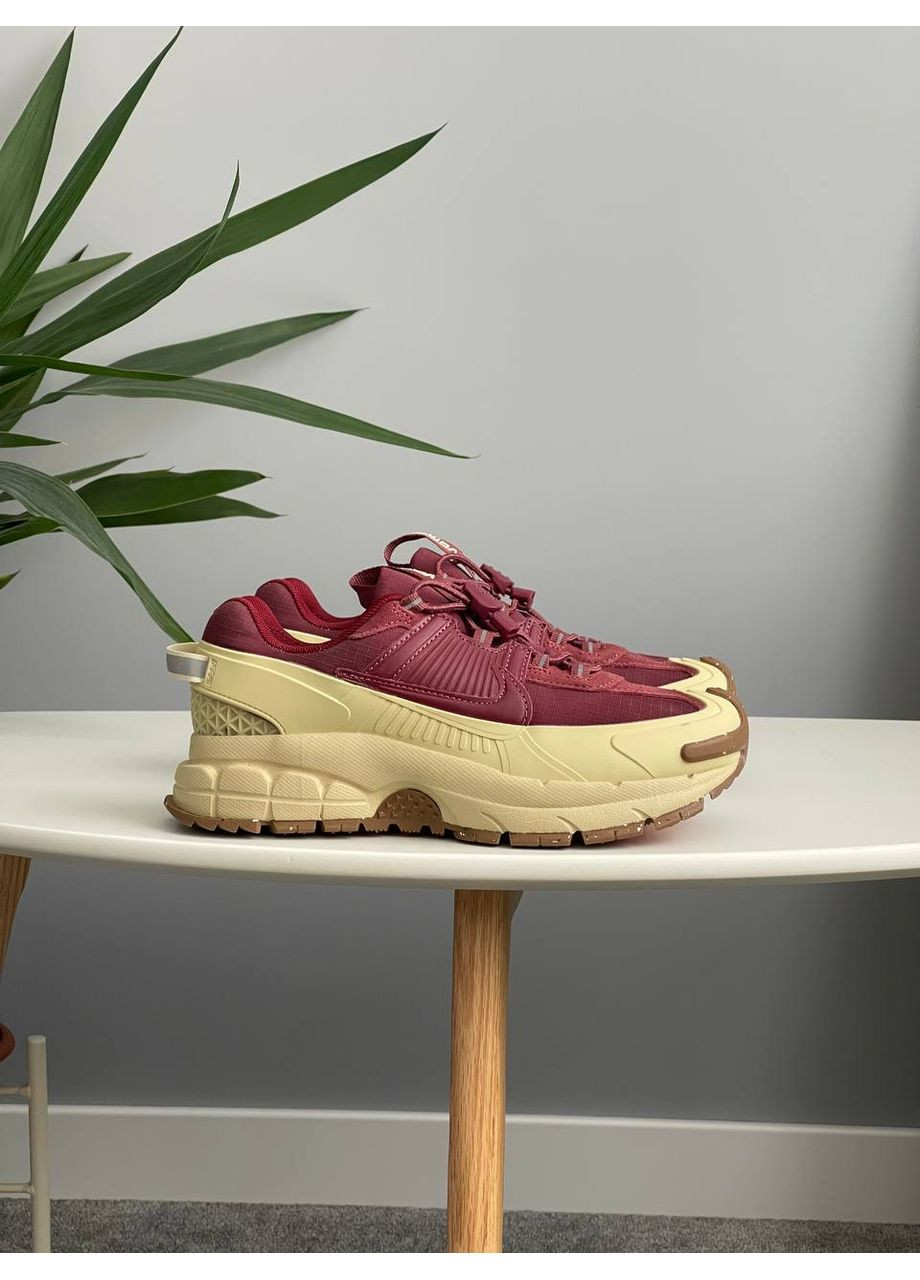 Кросівки жіночі Nike Zoom Vomero Roam Team Red | Найк Еір Зум Вомеро Роам червоні No Brand червоні демісезони (361081626)