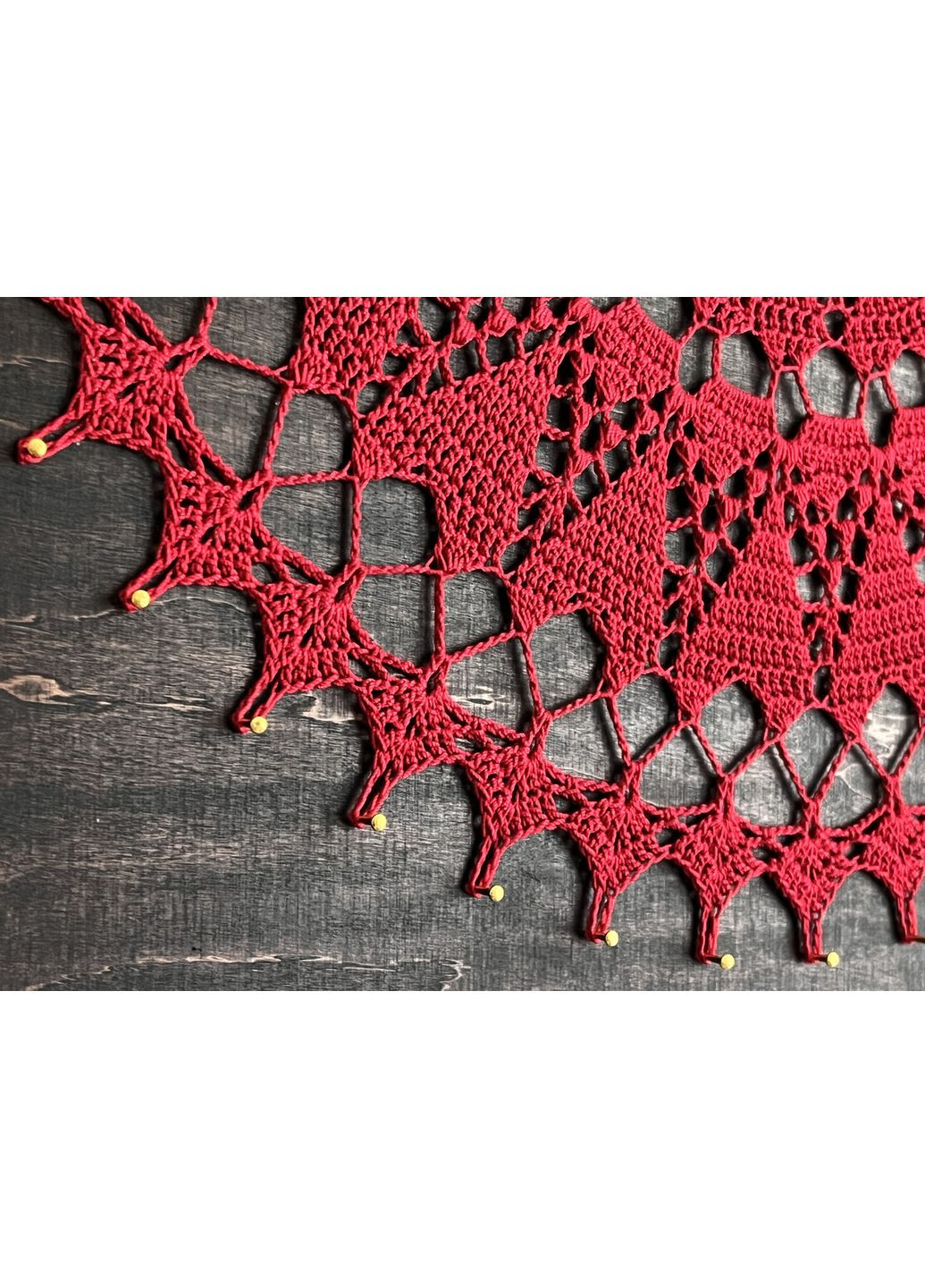 Червона мандала ручної роботи “Серце спокою”. В’язана картина на дерев’яному артборді 45 х 45 см Dream Studio (363057547)