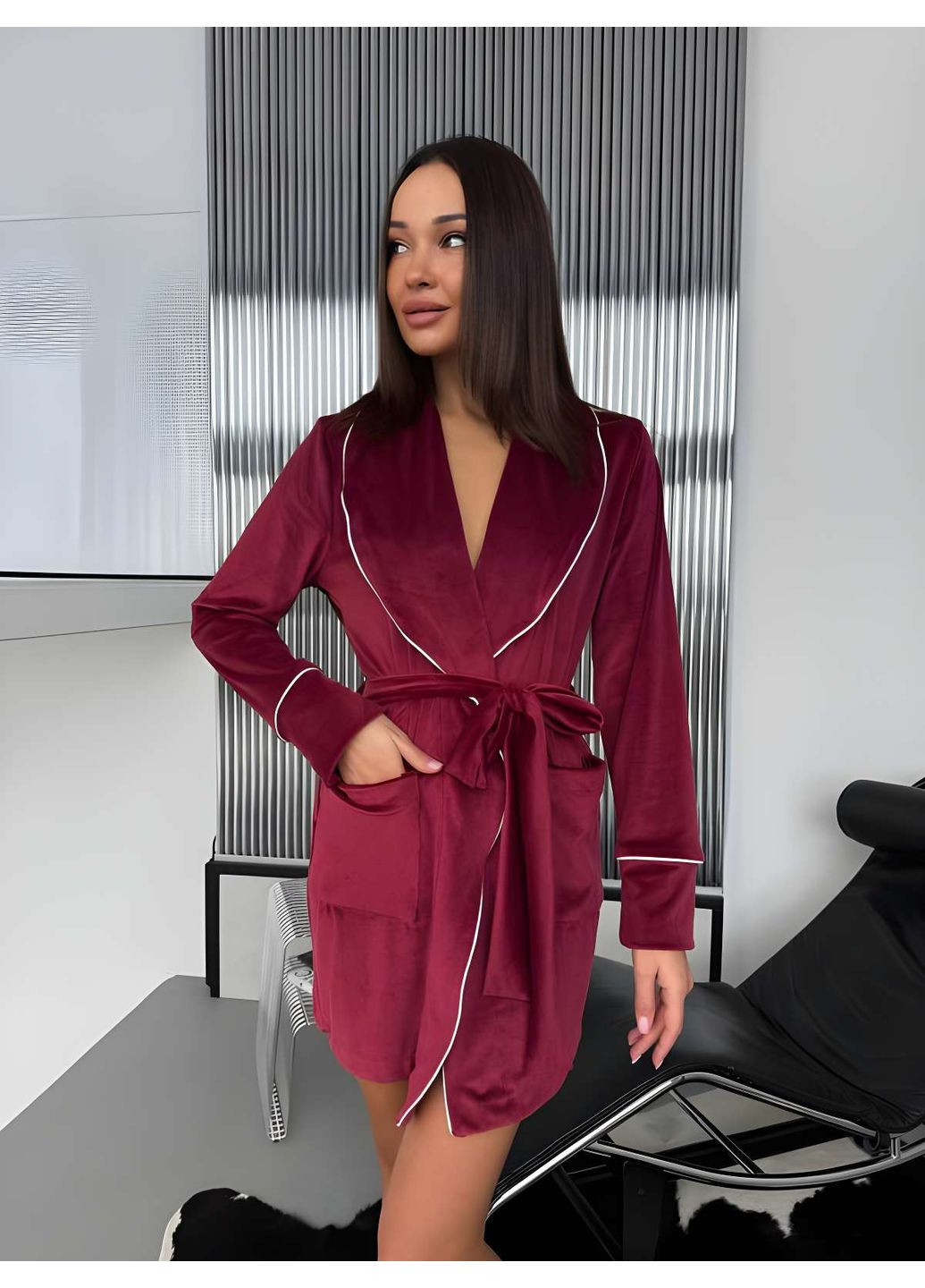 Женский домашний короткий укороченный велюровый халат мини с карманами и черным поясом Україна (371372769)