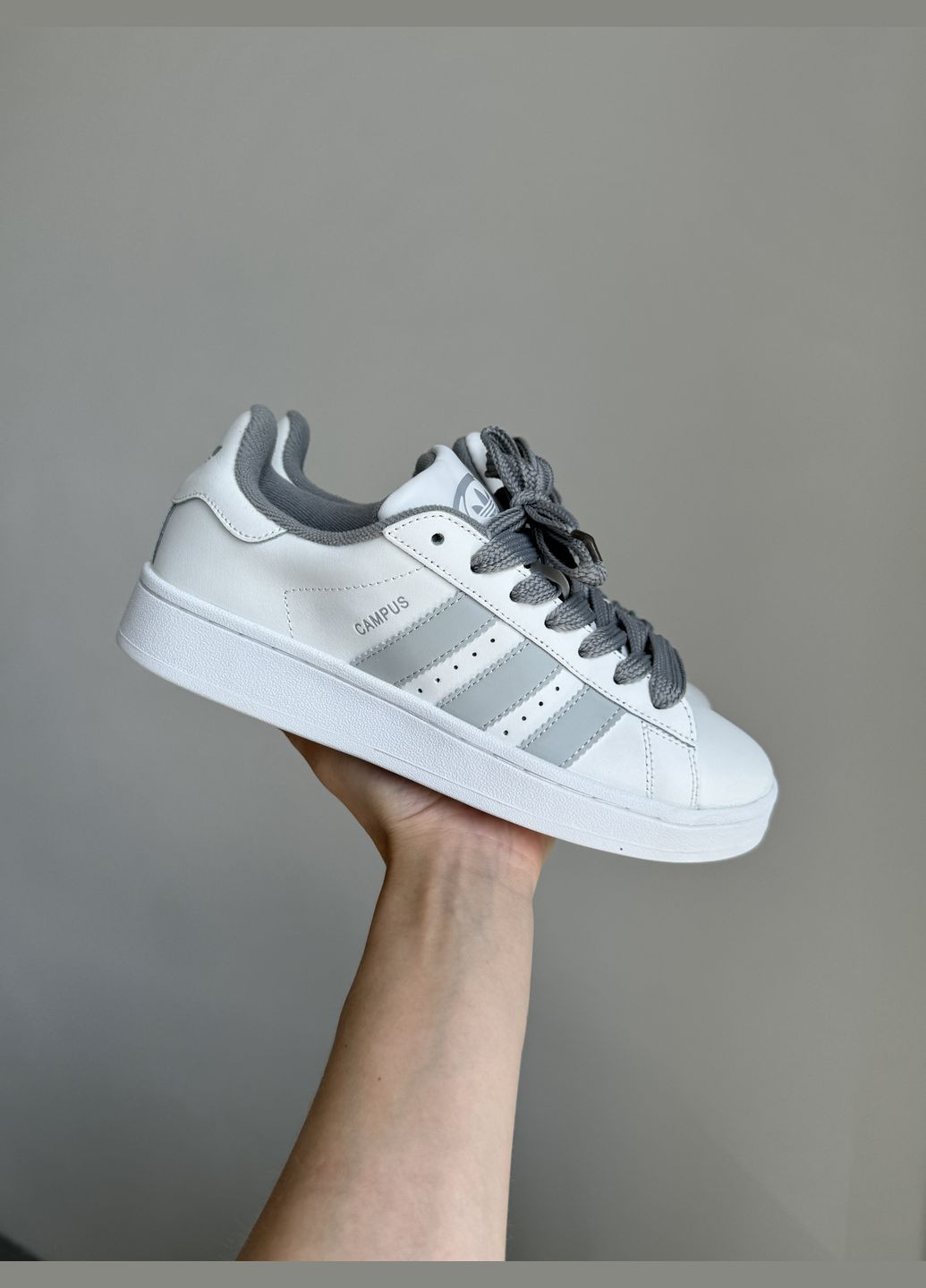 Білі Осінні кросівки жіночі і чоловічі adidas campus 00s white grey | адідас кампус білі сірі No Brand