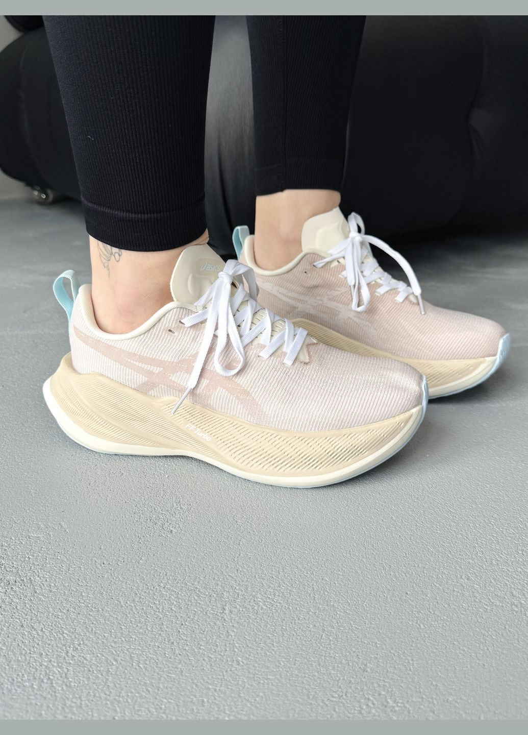 Кросівки жіночі Asics Superblast Peach | Асікс Супербласт бежеві No Brand бежеві демісезони (340916023)