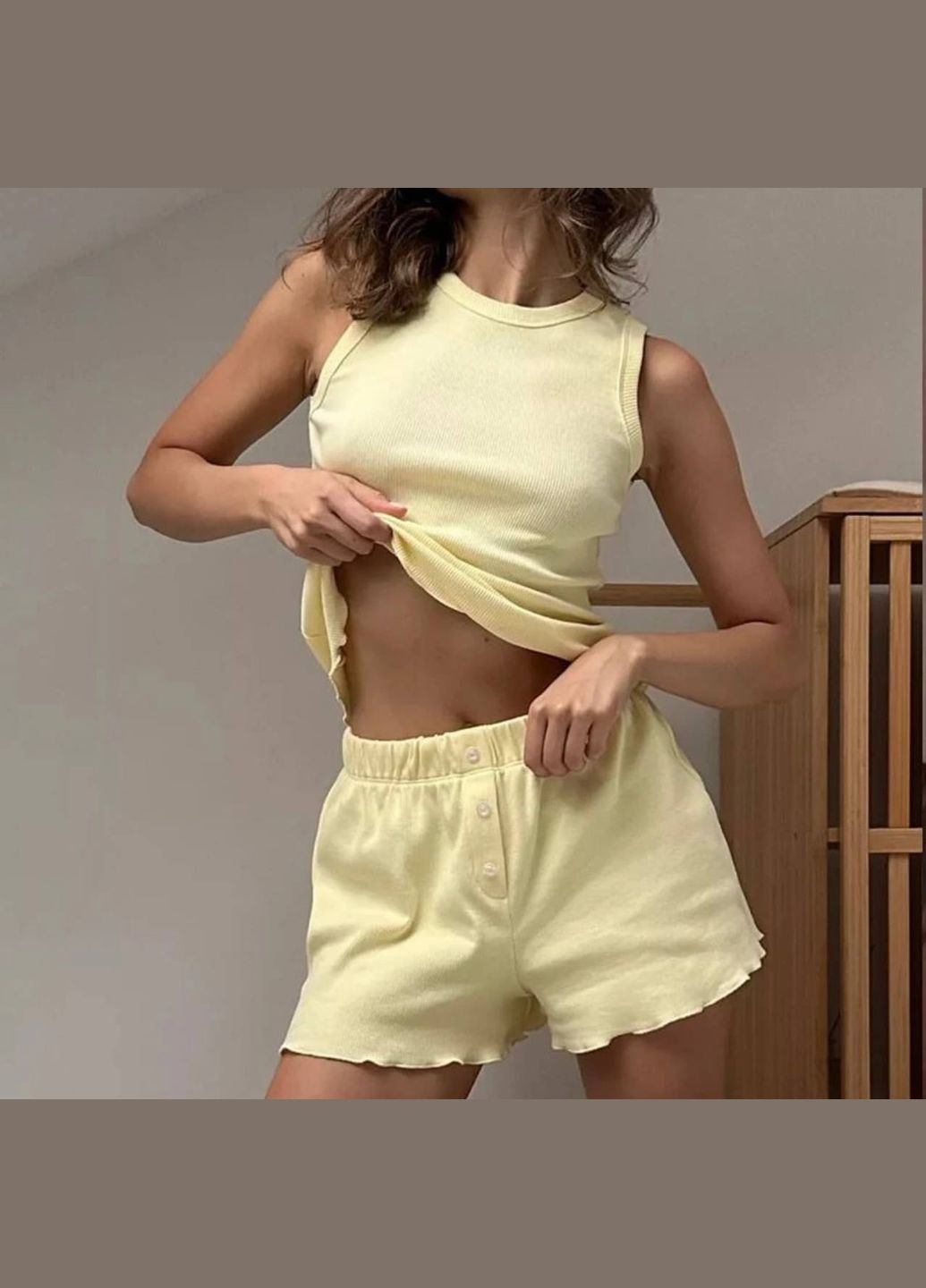 Желтый демисезонный женский домашний комплект топ-майка + шорты. MonCher