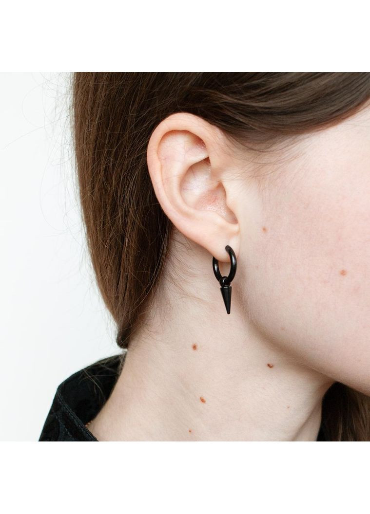 Серьги-кольца с шипом черные унисекс металлические пара сережек стиль панк рок женские и мужские кэжуал мода аниме фэнтези kpop No Brand (364134948)