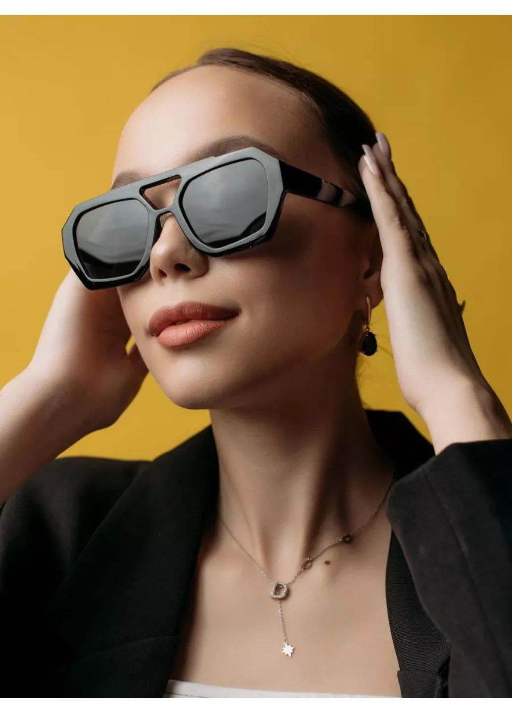 Сонцезахисні окуляри шестигранні Charming чорні No Brand (311604631)