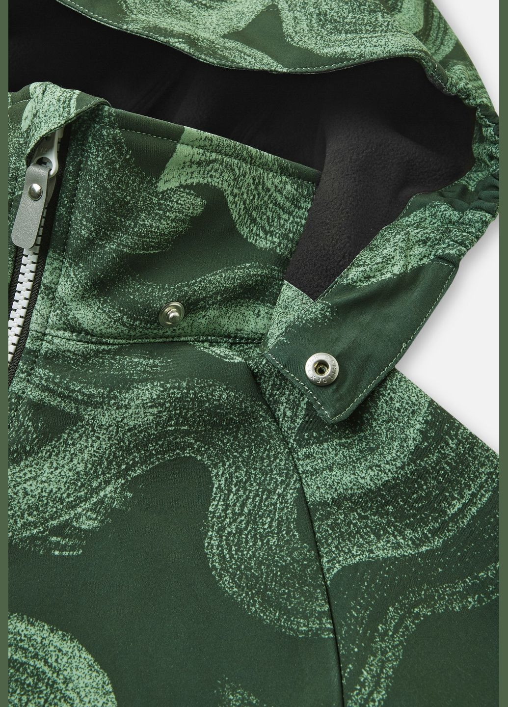 Зеленая демисезонная куртка softshell Reima AITOO